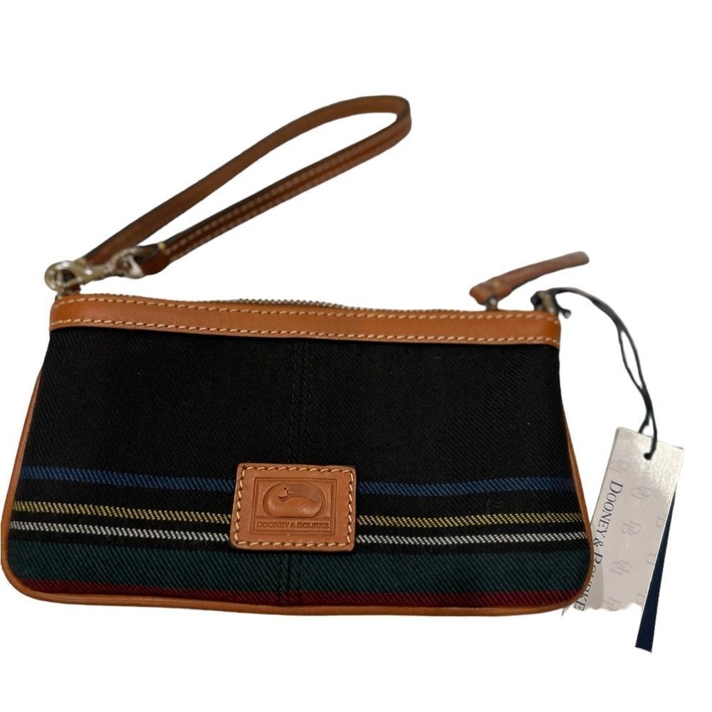 Dooney & Bourke plaid large cloth wristlet NWT - Picture 3 of 4